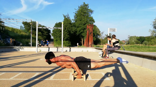 Handstand Push Up