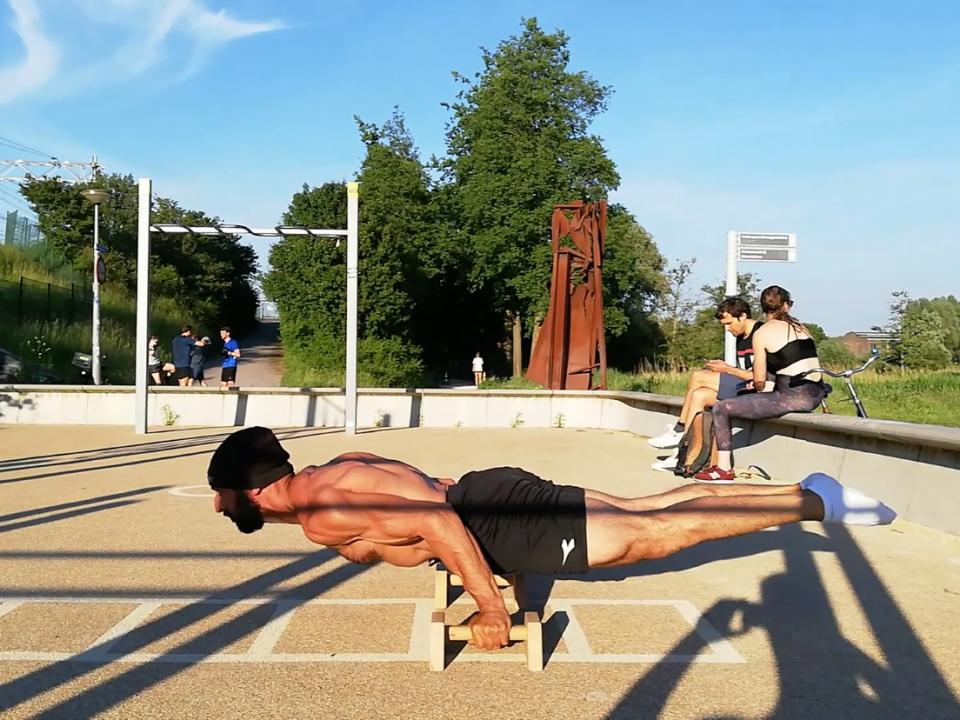 Handstand Push Up